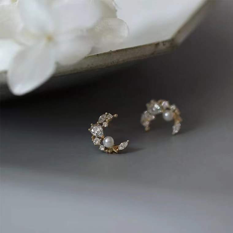 ✨ Boucles d’Oreilles Lune & Perle en Argent S925 – Élégance Céleste