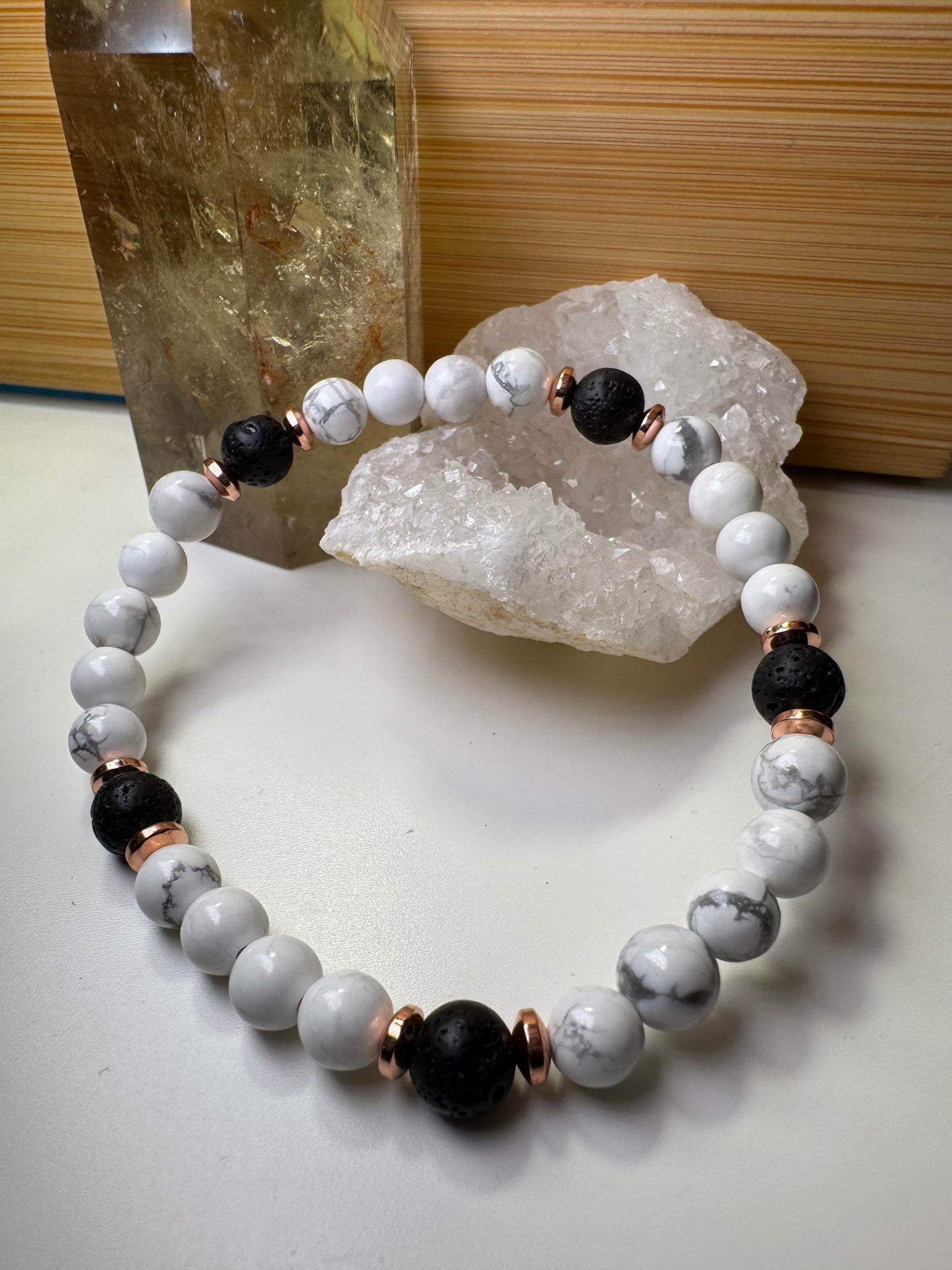 Howlite & Pierre Volcanique - Bracelet