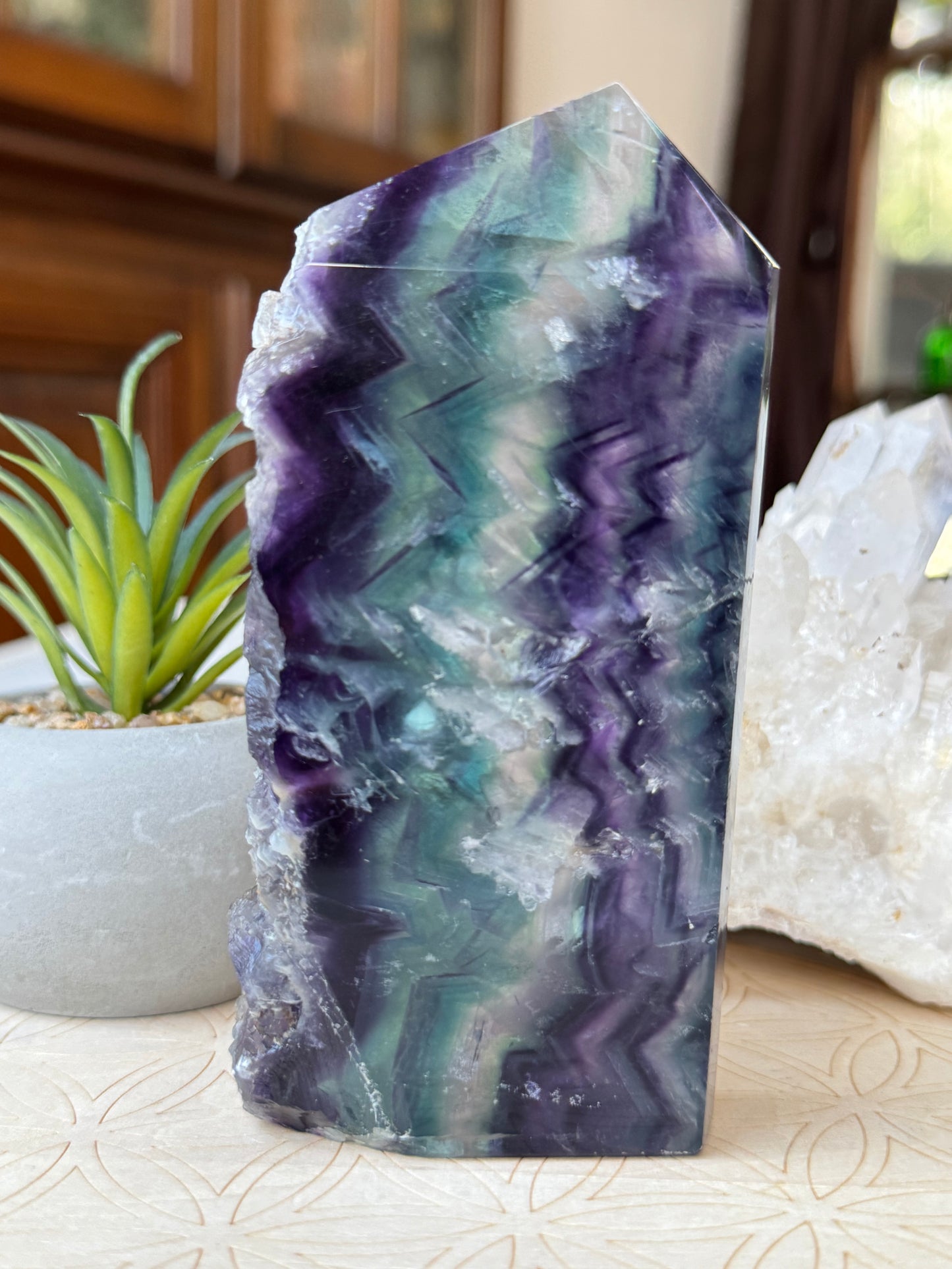 Fluorite Arc-en-ciel Druzy | Tour plate