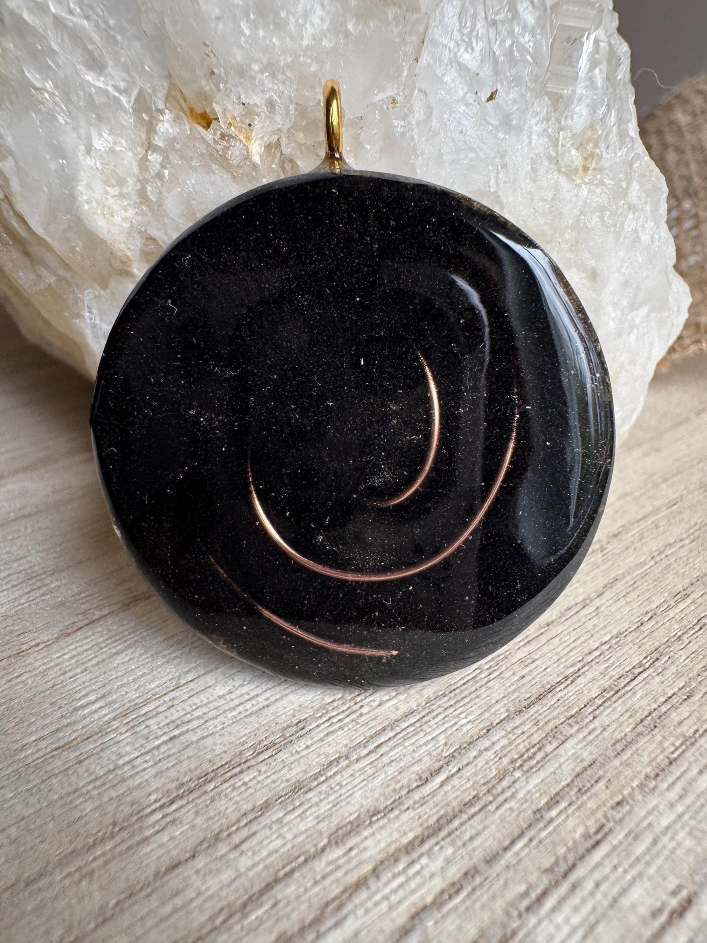 Orgonite 4cm - Protection Sacrée - Protection – Ancrage – Nettoyage énergétique Sacred Protection – Grounding – Energy Cleansing
