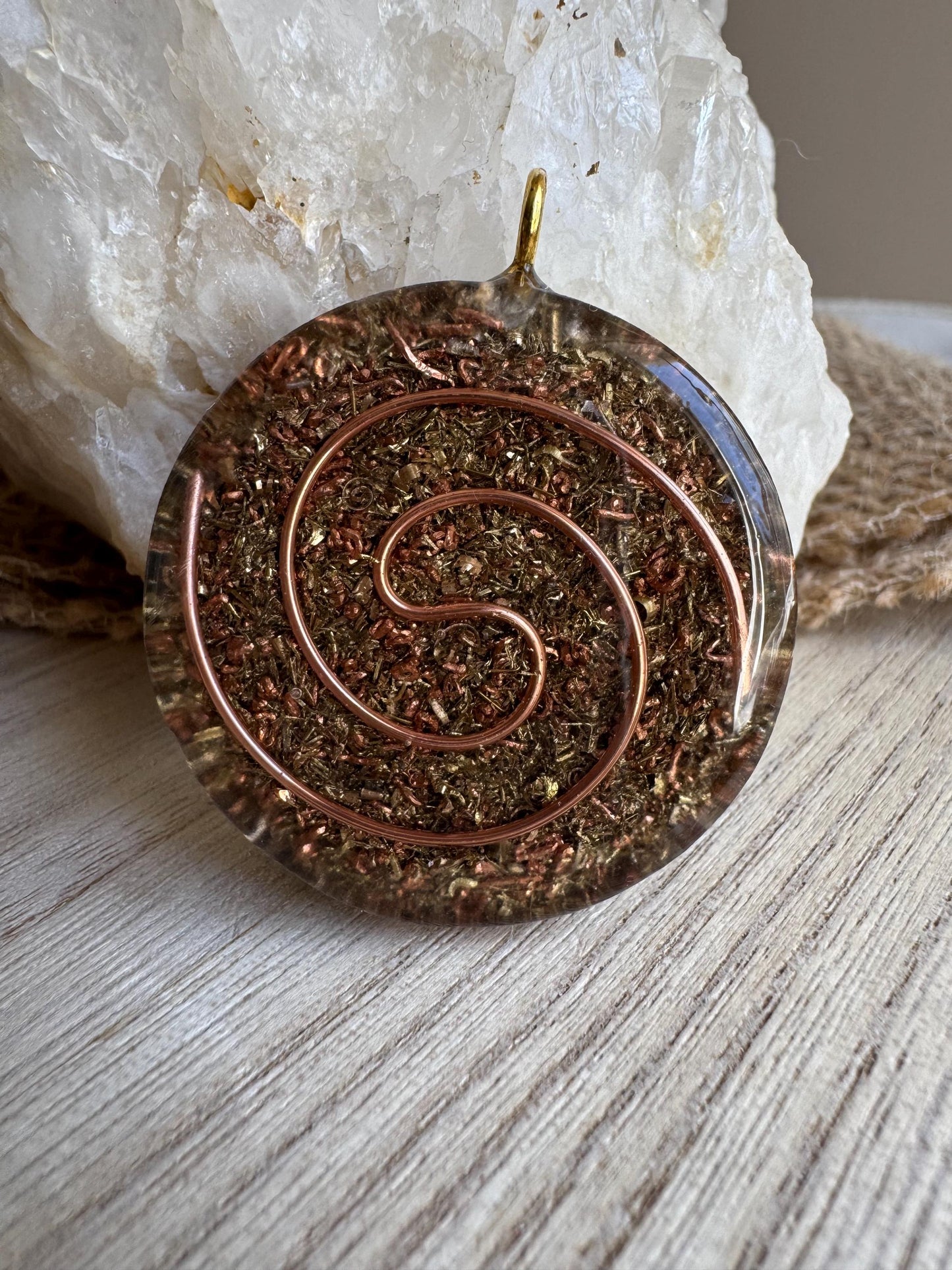 Orgonite 4 cm - Cyanite bleue - Communication – Alignement – Clarté spirituelle