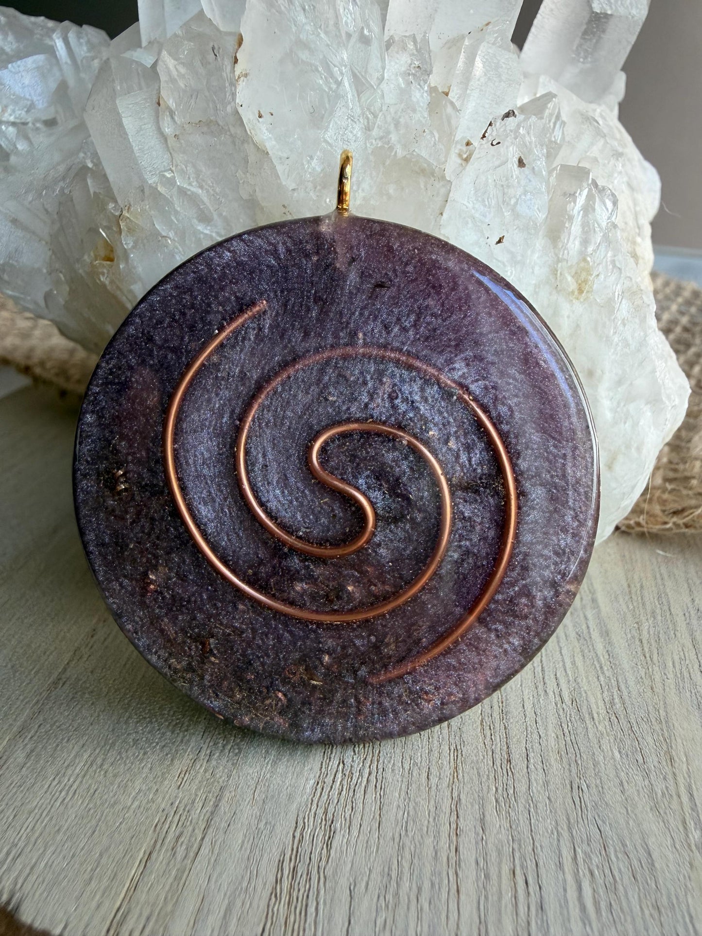 Orgonite - 5cm - Féminin Sacré - Intuition – Douceur – Équilibre émotionnel - Sacred Feminine - Intuition – Softness – Emotional Balance