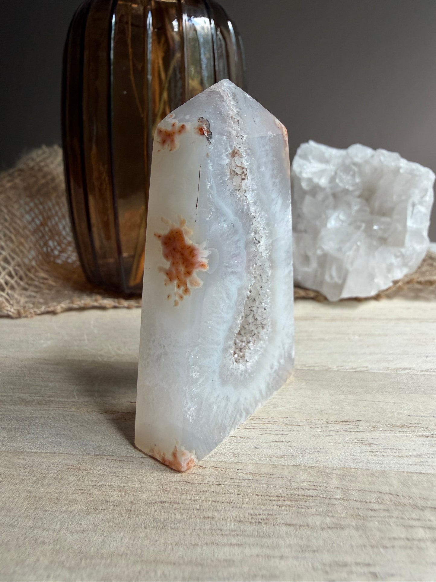 Agate blanche deux - Tour plate