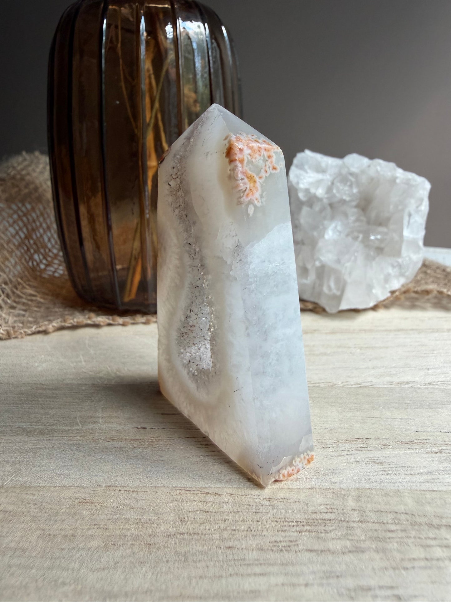 Agate blanche deux - Tour plate