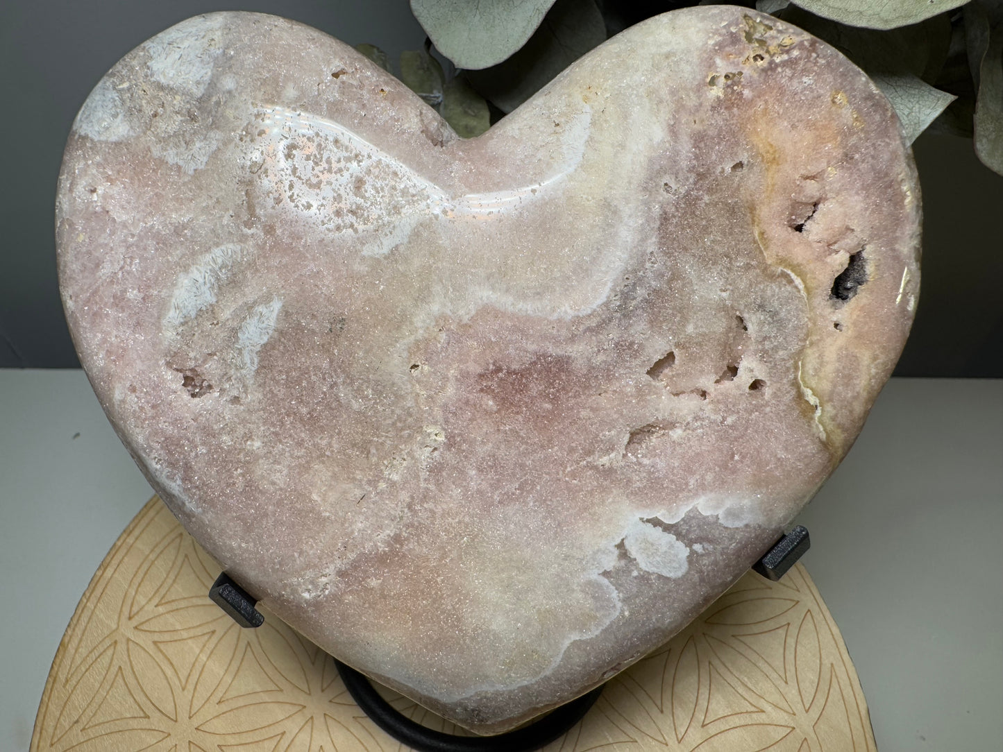 Pink Amethyst | Heart on stand