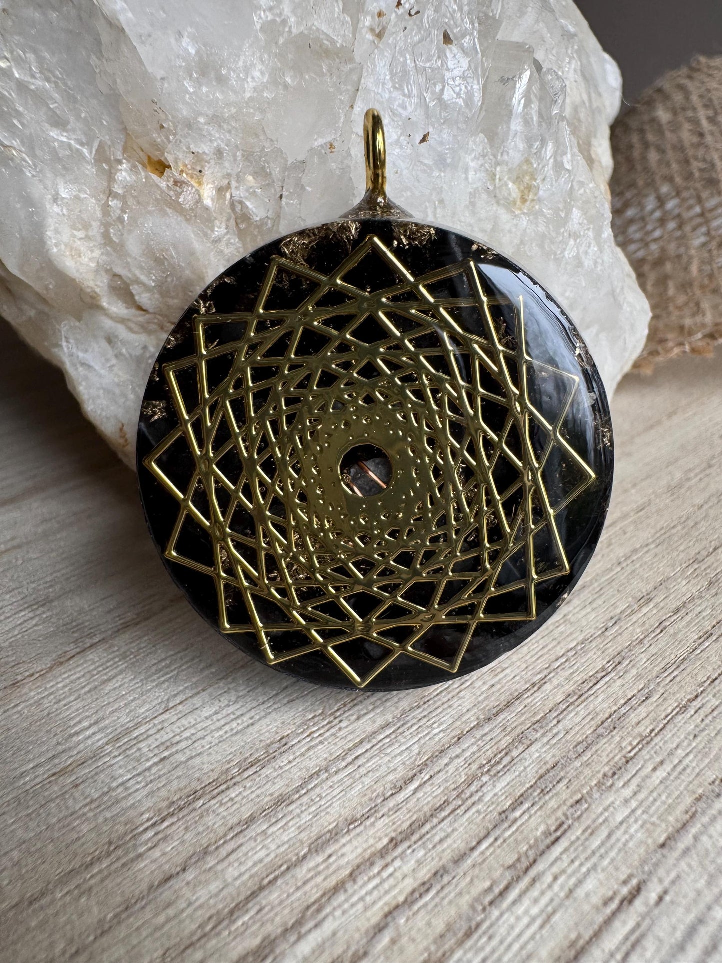 Orgonite 4cm - Protection Sacrée - Protection – Ancrage – Nettoyage énergétique Sacred Protection – Grounding – Energy Cleansing