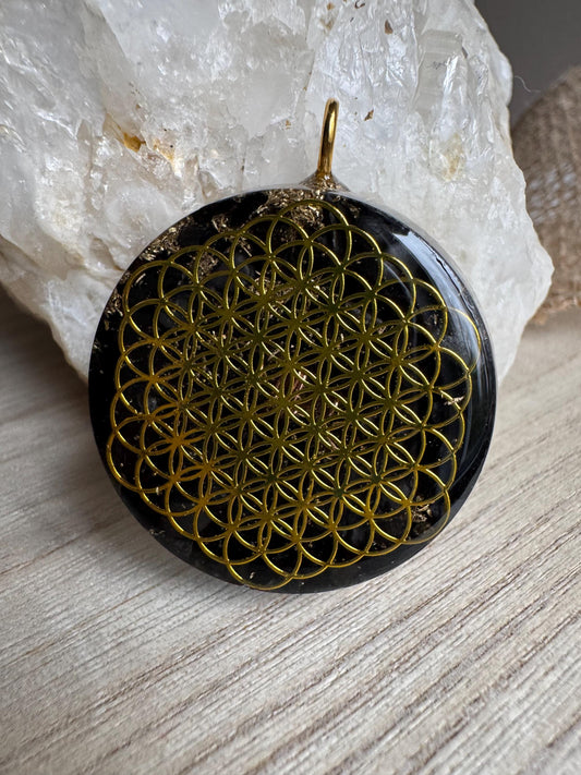 Orgonite 4cm - Protection Sacrée - Protection – Ancrage – Nettoyage énergétique Sacred Protection – Grounding – Energy Cleansing