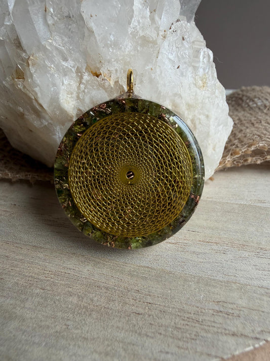 Orgonite - 4cm - Péridot - Libération – Joie – Renouveau -