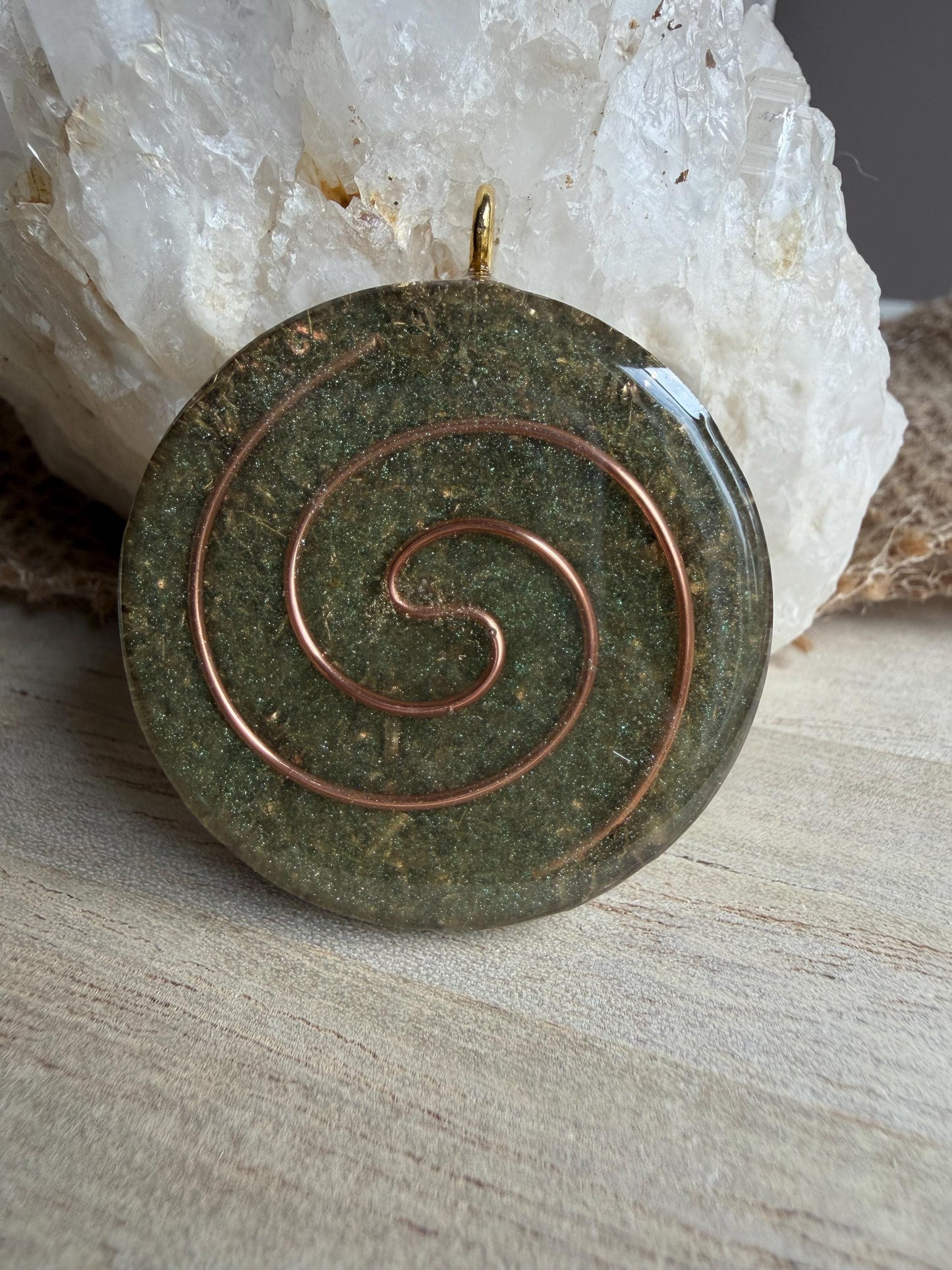 Orgonite 4 cm - Préhnite -Lâcher-prise – Confiance – Apaisement - Letting Go – Trust – Calm
