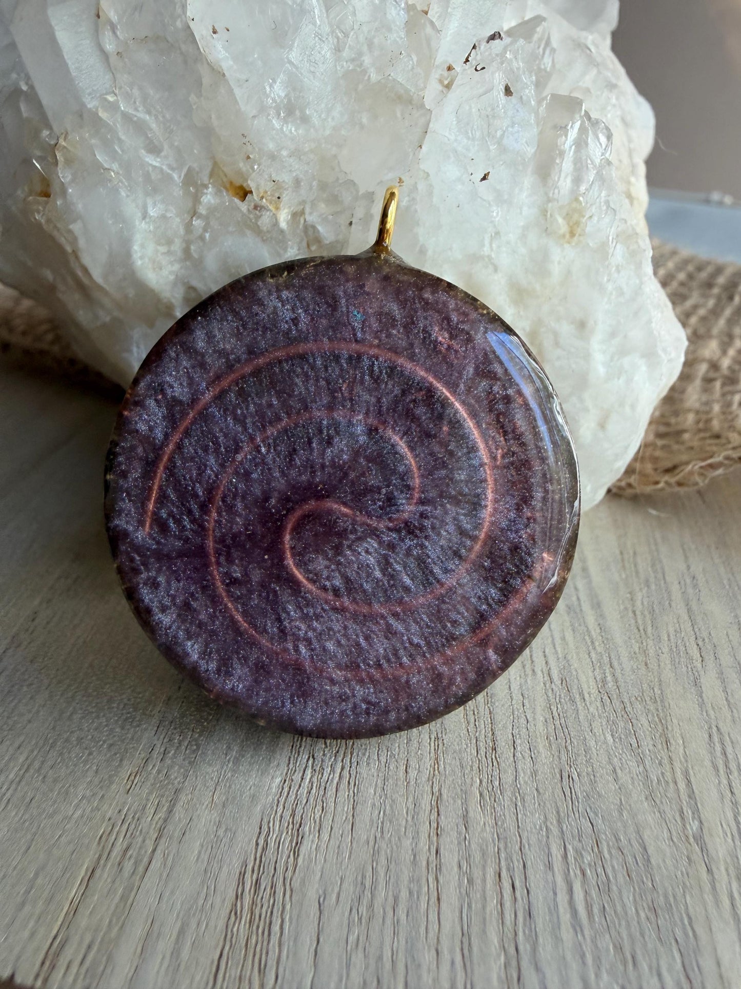 Orgonite - 4cm - Féminin Sacré - Intuition – Douceur – Équilibre émotionnel - Sacred Feminine - Intuition – Softness – Emotional Balance