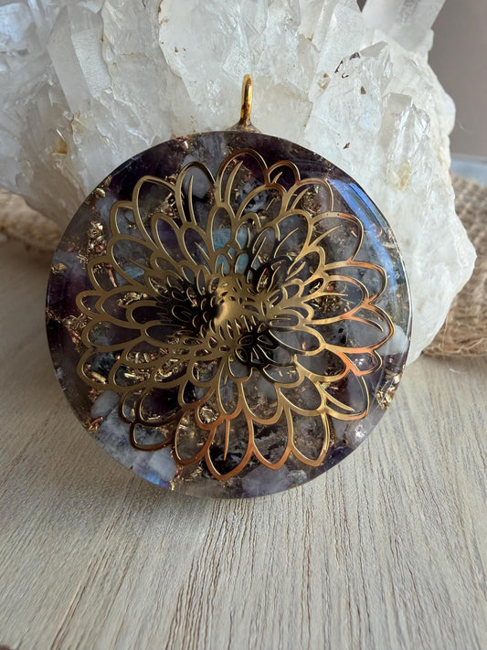 Orgonite - 5cm - Féminin Sacré - Intuition – Douceur – Équilibre émotionnel - Sacred Feminine - Intuition – Softness – Emotional Balance
