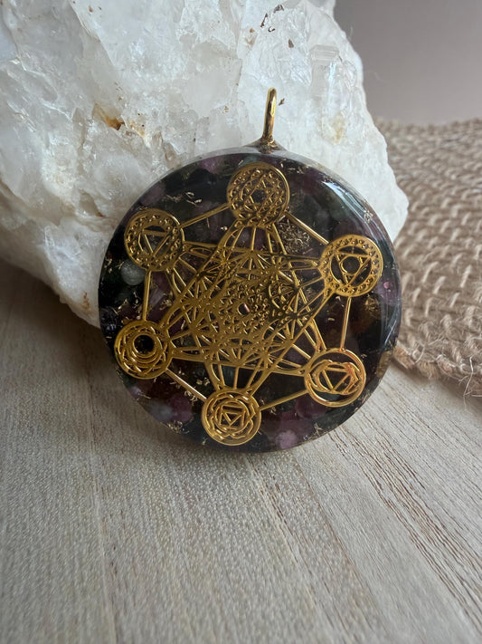 Orgonite - 4cm - Tourmaline multicolore - Équilibre – Alignement – Harmonisation