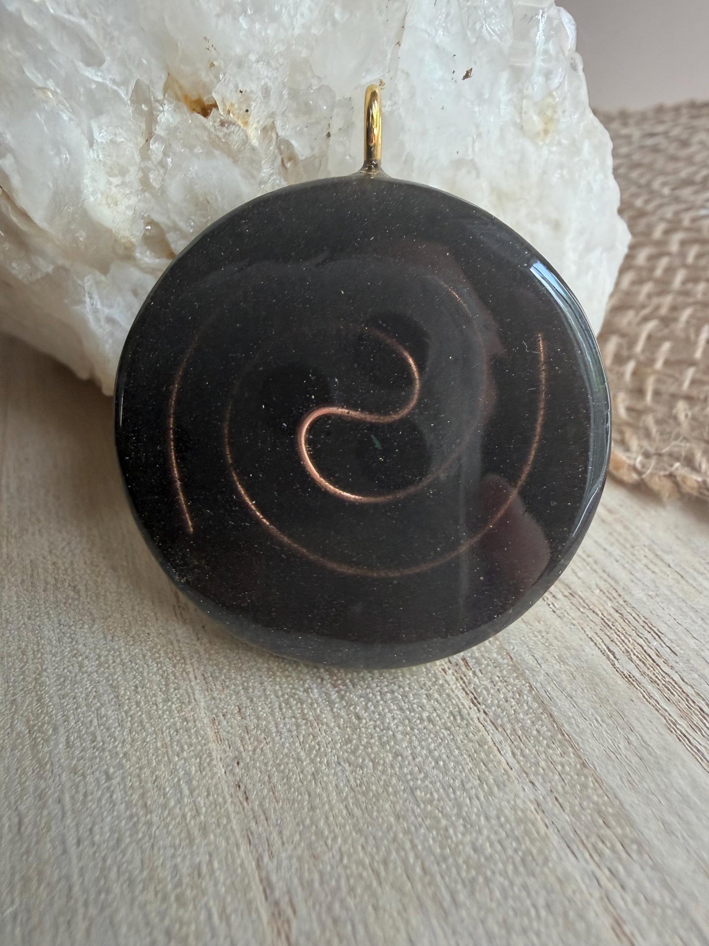 Orgonite 4cm - Protection Sacrée - Protection – Ancrage – Nettoyage énergétique Sacred Protection – Grounding – Energy Cleansing