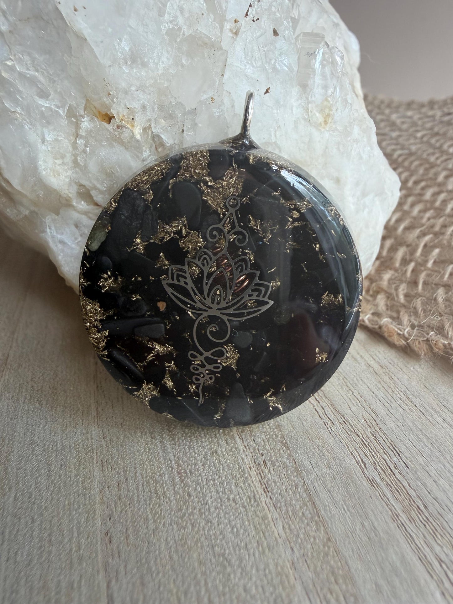 Orgonite 4cm - Protection Sacrée - Protection – Ancrage – Nettoyage énergétique Sacred Protection – Grounding – Energy Cleansing