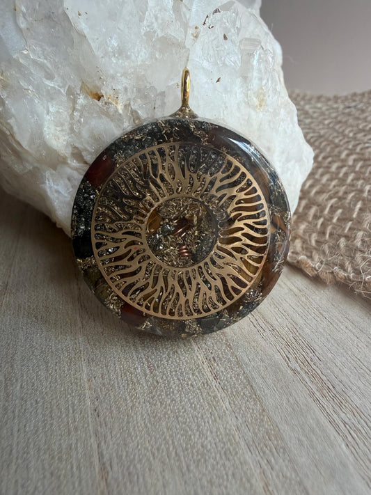 Orgonite - 4 cm - Soleil Intérieur - Confiance – Abondance – Énergie rayonnante