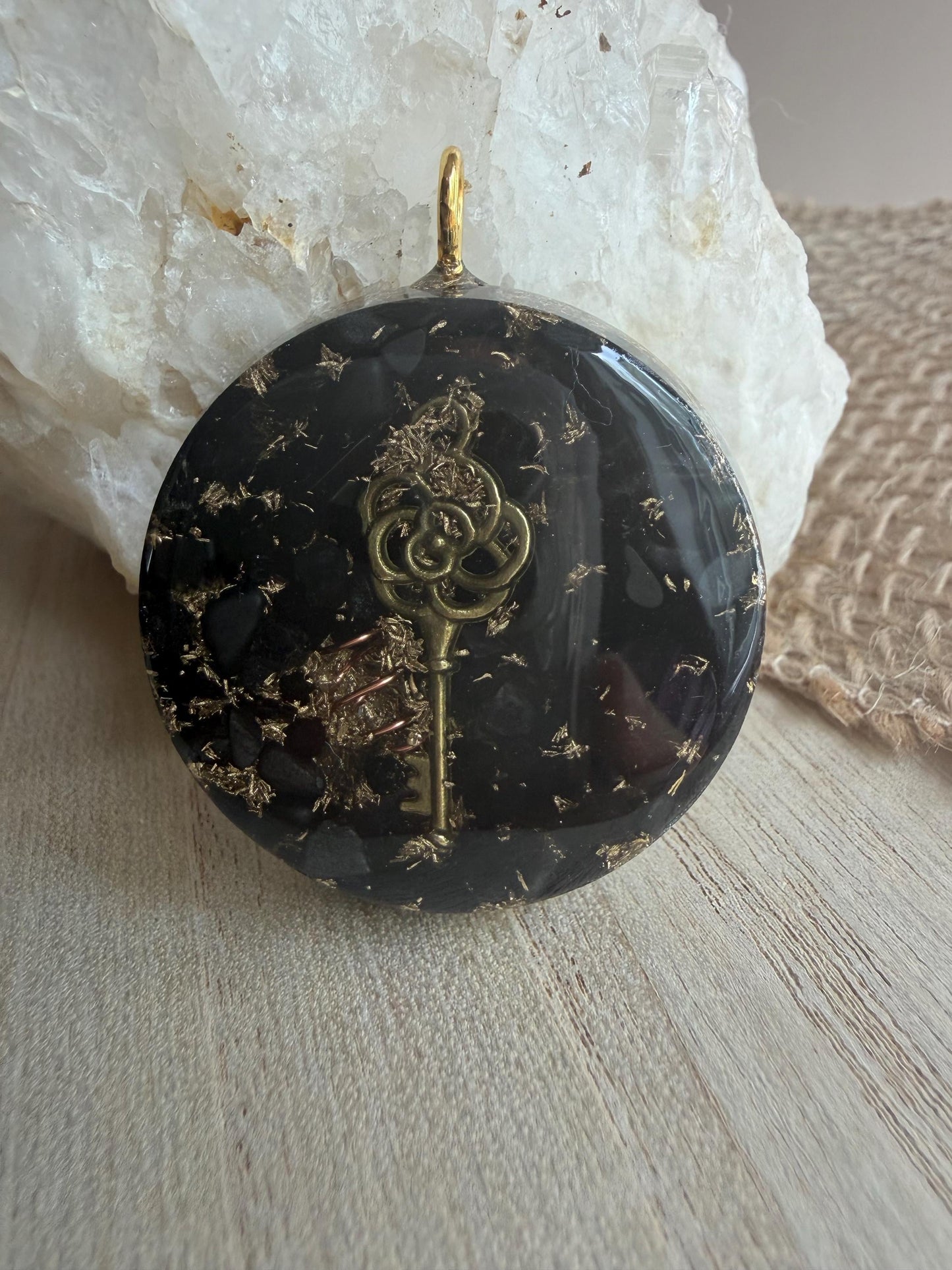 Orgonite 4cm - Protection Sacrée - Protection – Ancrage – Nettoyage énergétique Sacred Protection – Grounding – Energy Cleansing